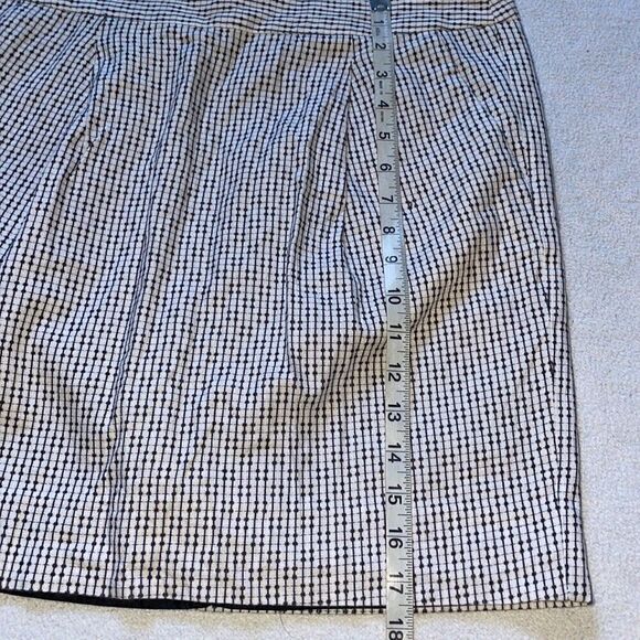 GAP Black and White Designed Pencil Skirt with Pockets (Size: 6) - Picture 13 of 13